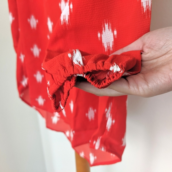 Gibson x Living in Yellow Tulip Split Neck Top - Picture 4 of 5